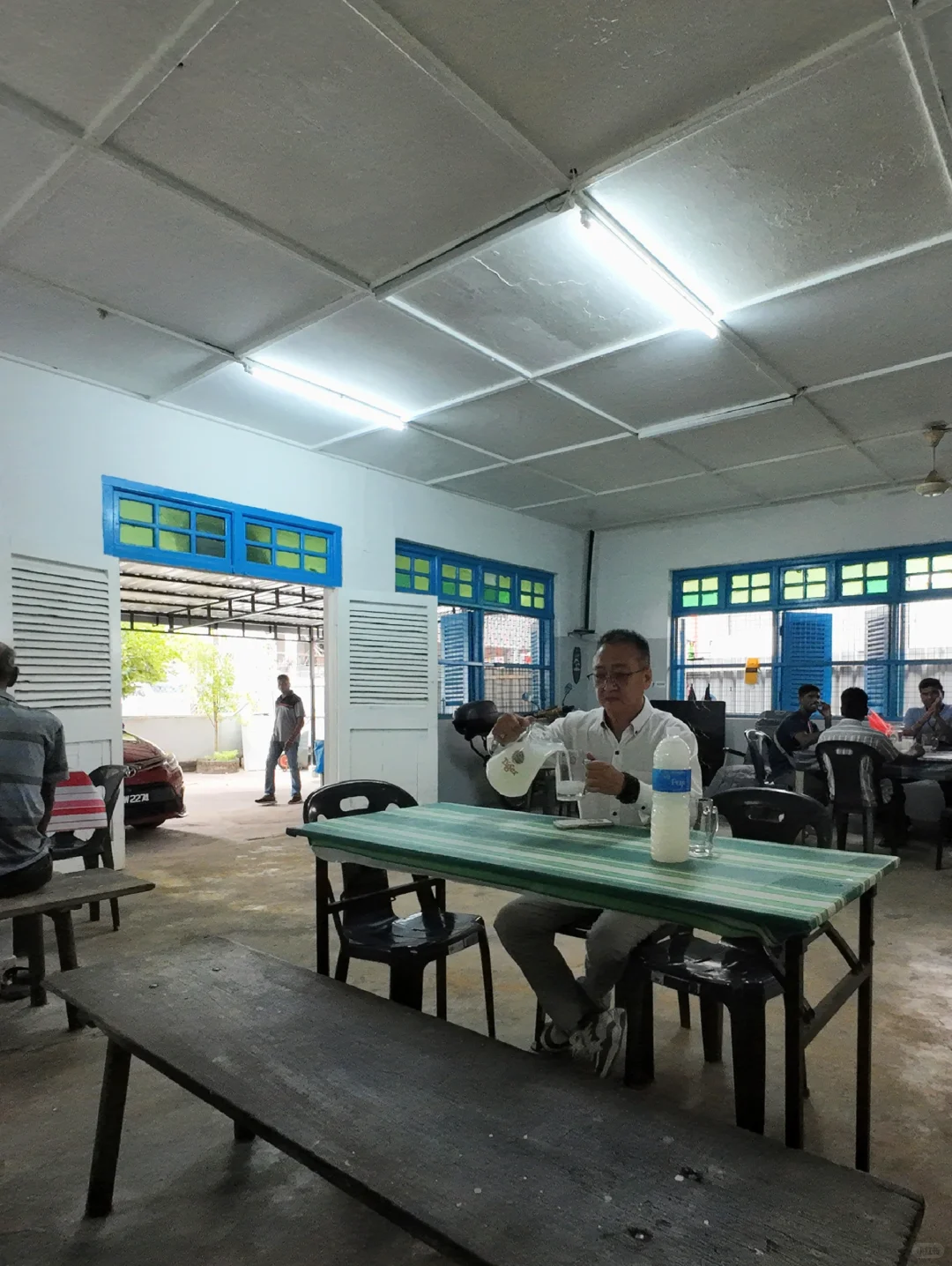 新山繁华城市隐藏着的古老行业 印度椰花酒