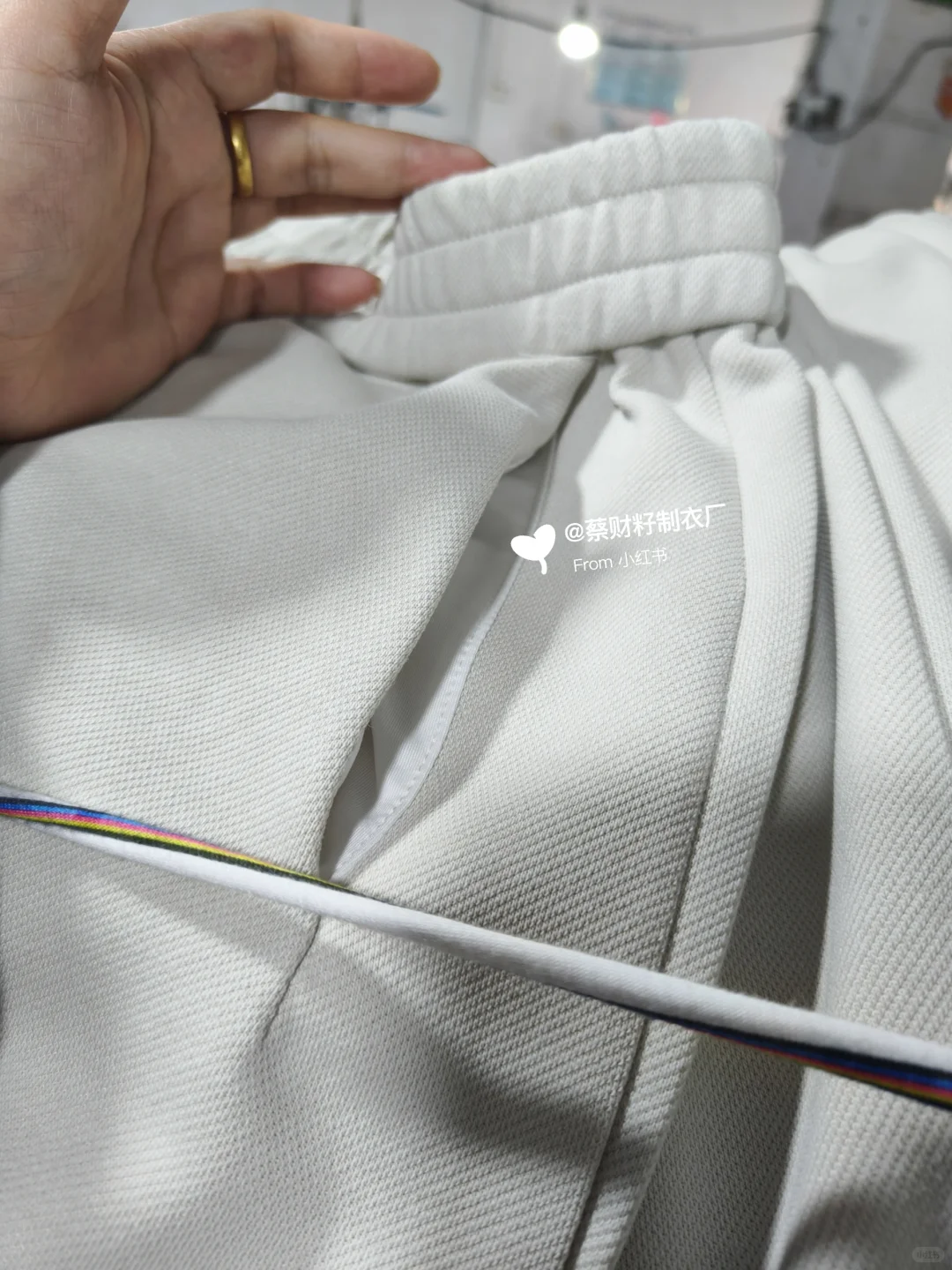 是否在寻找 可以打样做货的服装工厂！！