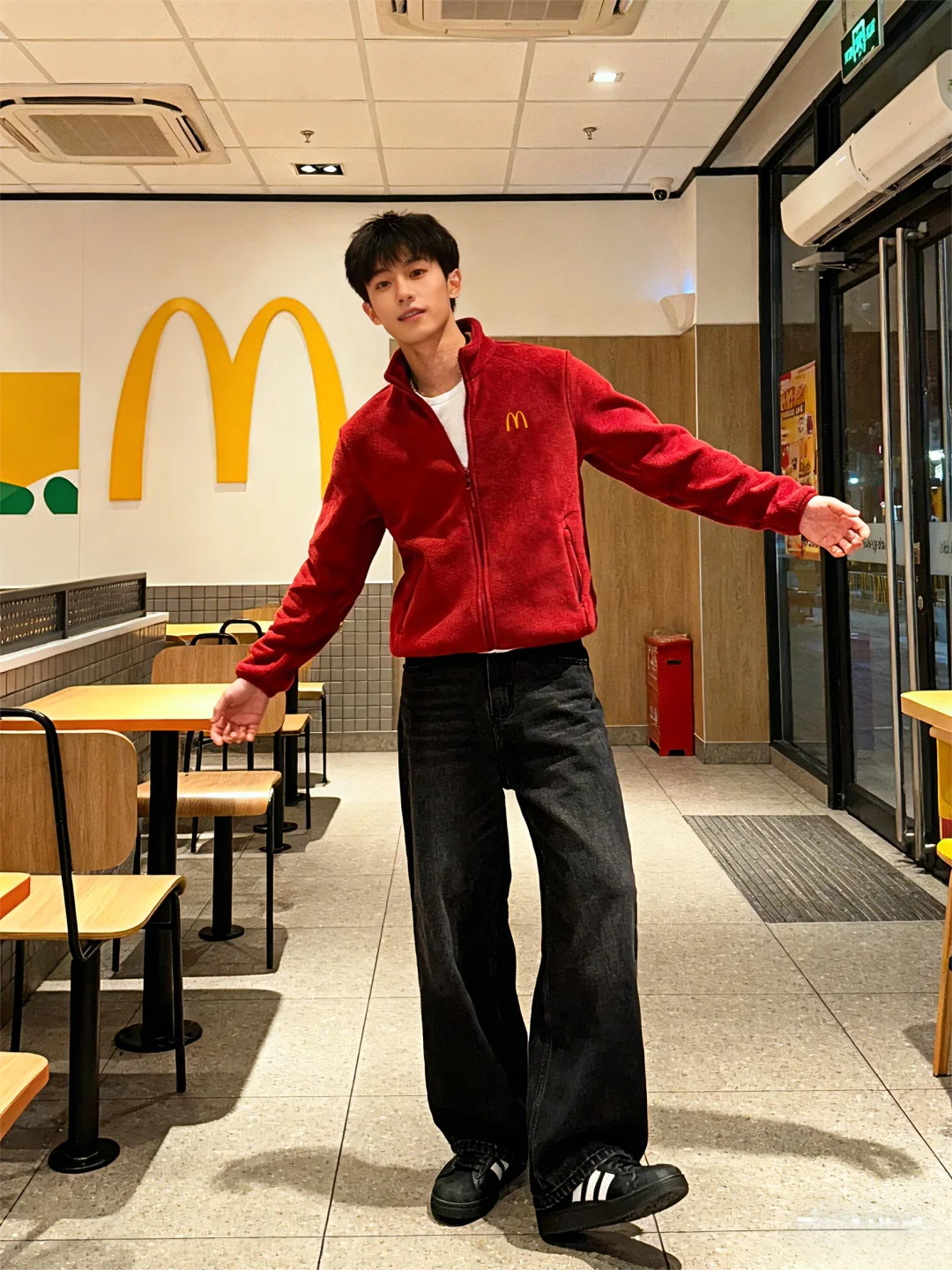 麦当劳秋冬工作服 | 冲锋衣百变穿搭