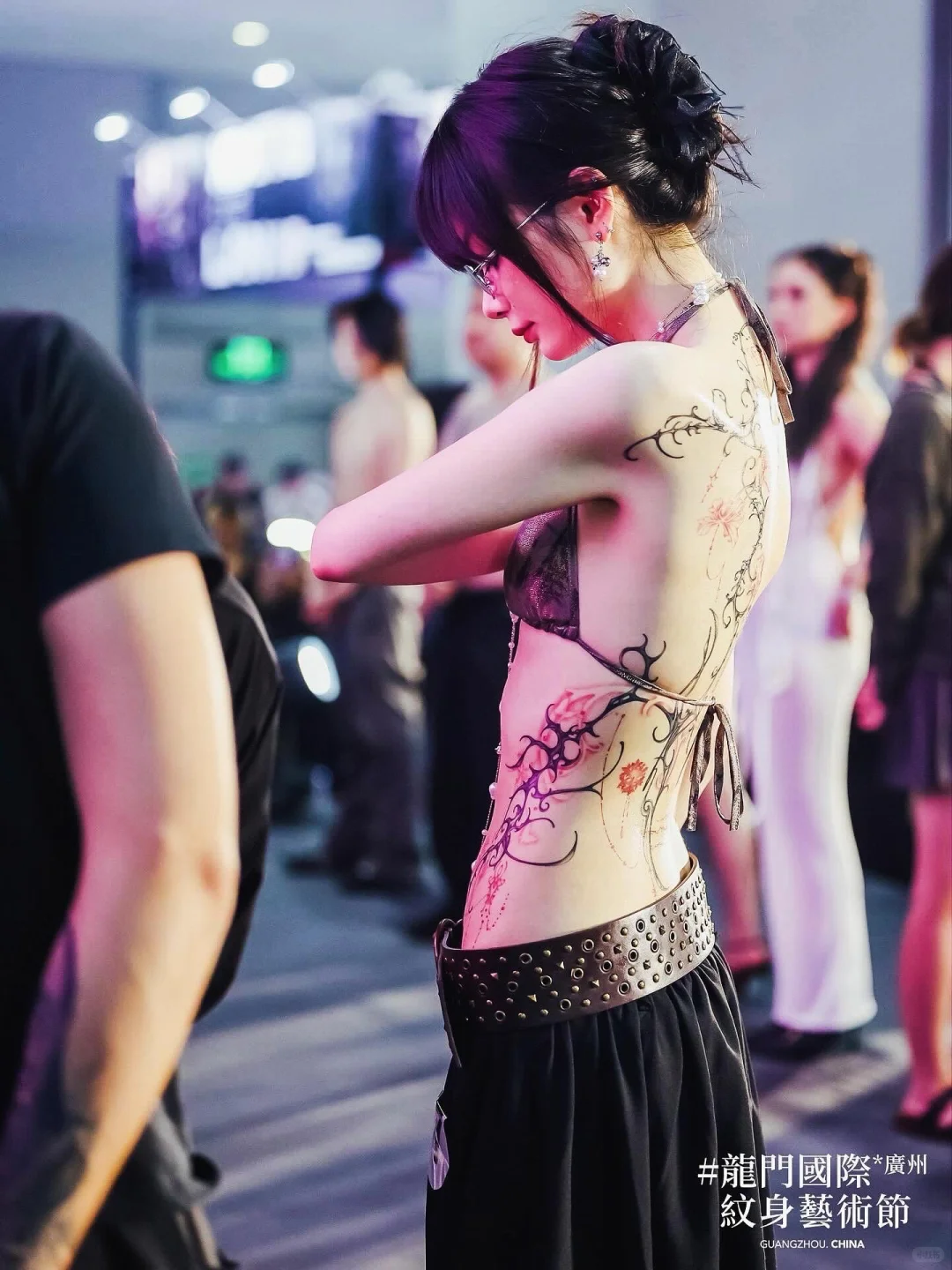 在龍門紋身展當模特和小助理的一天