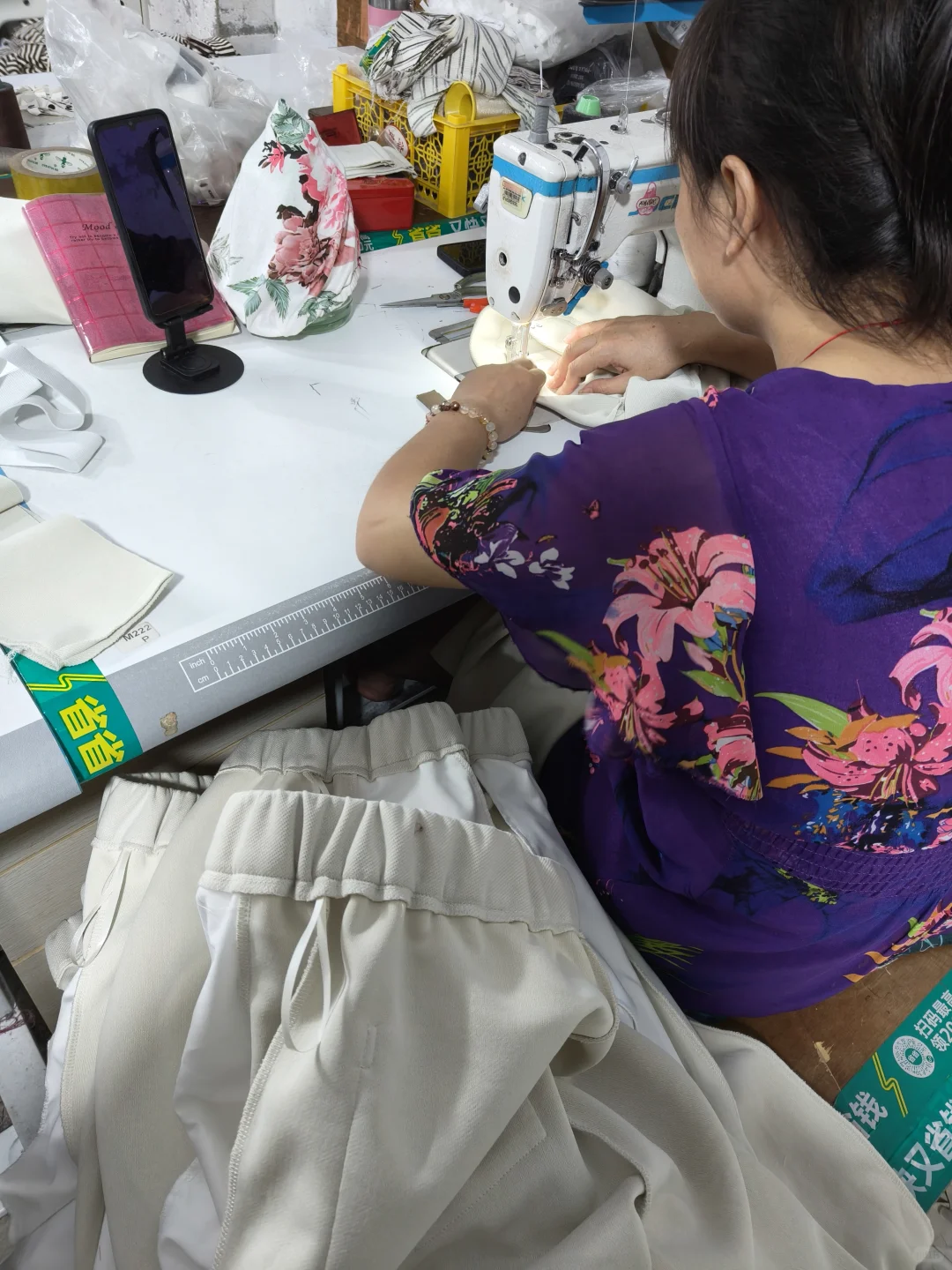 是否在寻找 可以打样做货的服装工厂！！