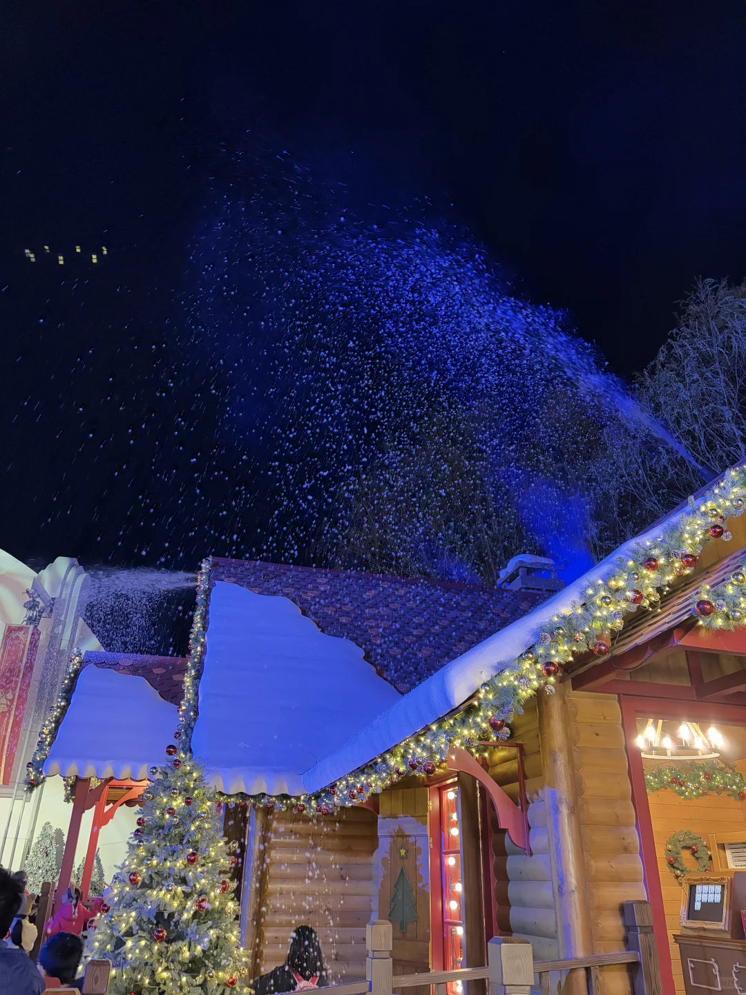 央财日记｜人在图书馆坐，心已到圣诞环球?