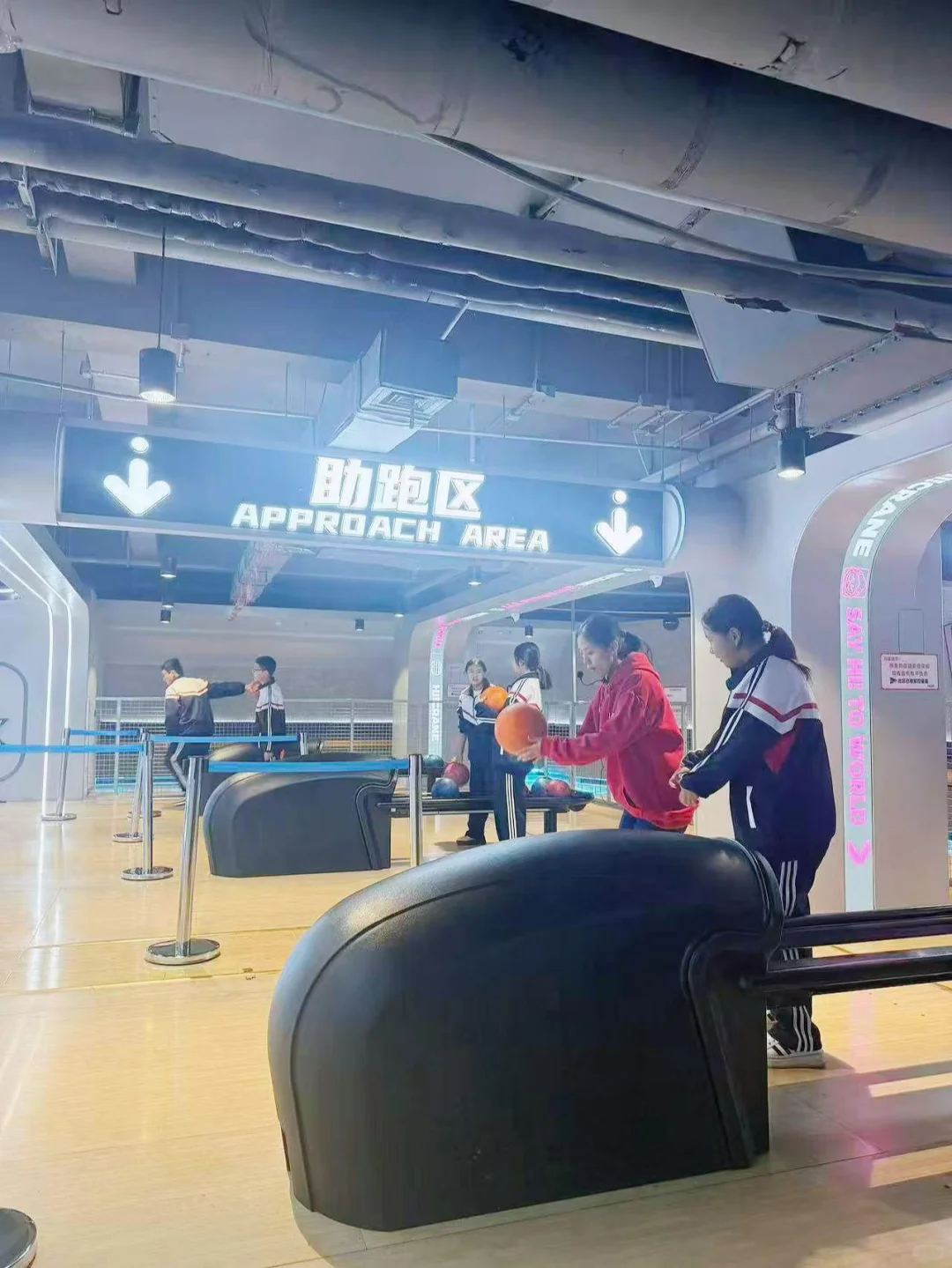 把课堂搬进潮玩乐园?这所学校太会了