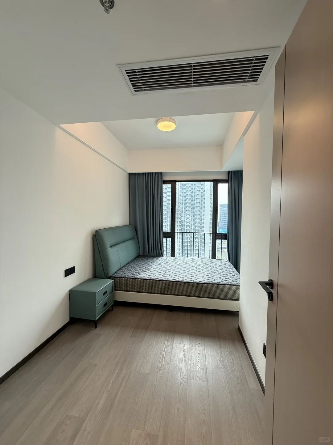 ?会展湾东城河景三房一个空房间随心搭