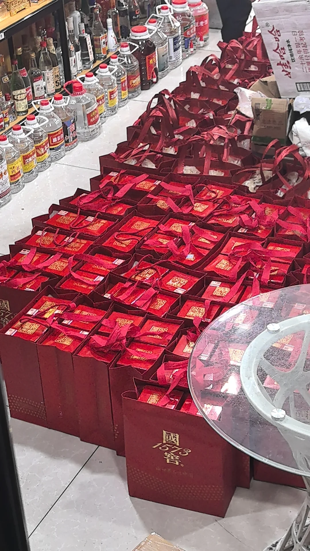 90后酒二代继承家业后的工作日常