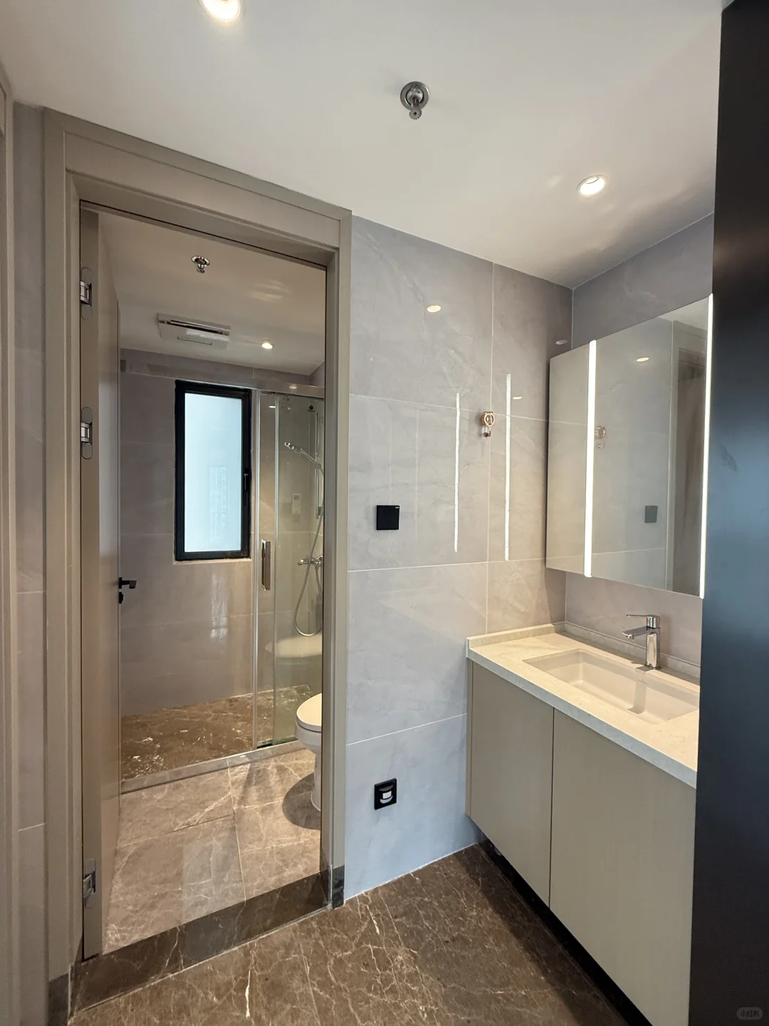 ?会展湾东城河景三房一个空房间随心搭