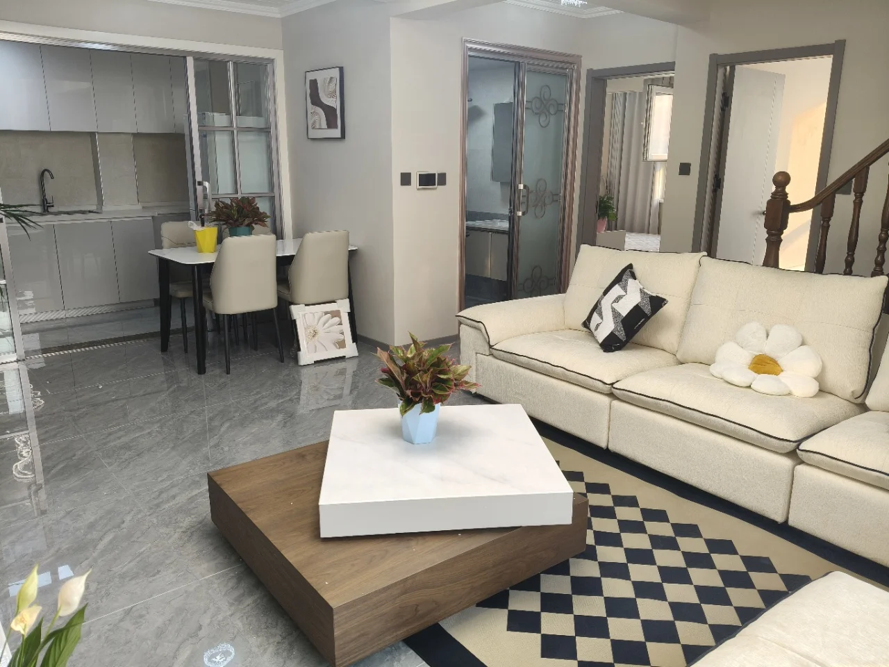 会展顶复带晒台149平总价110万首付15万