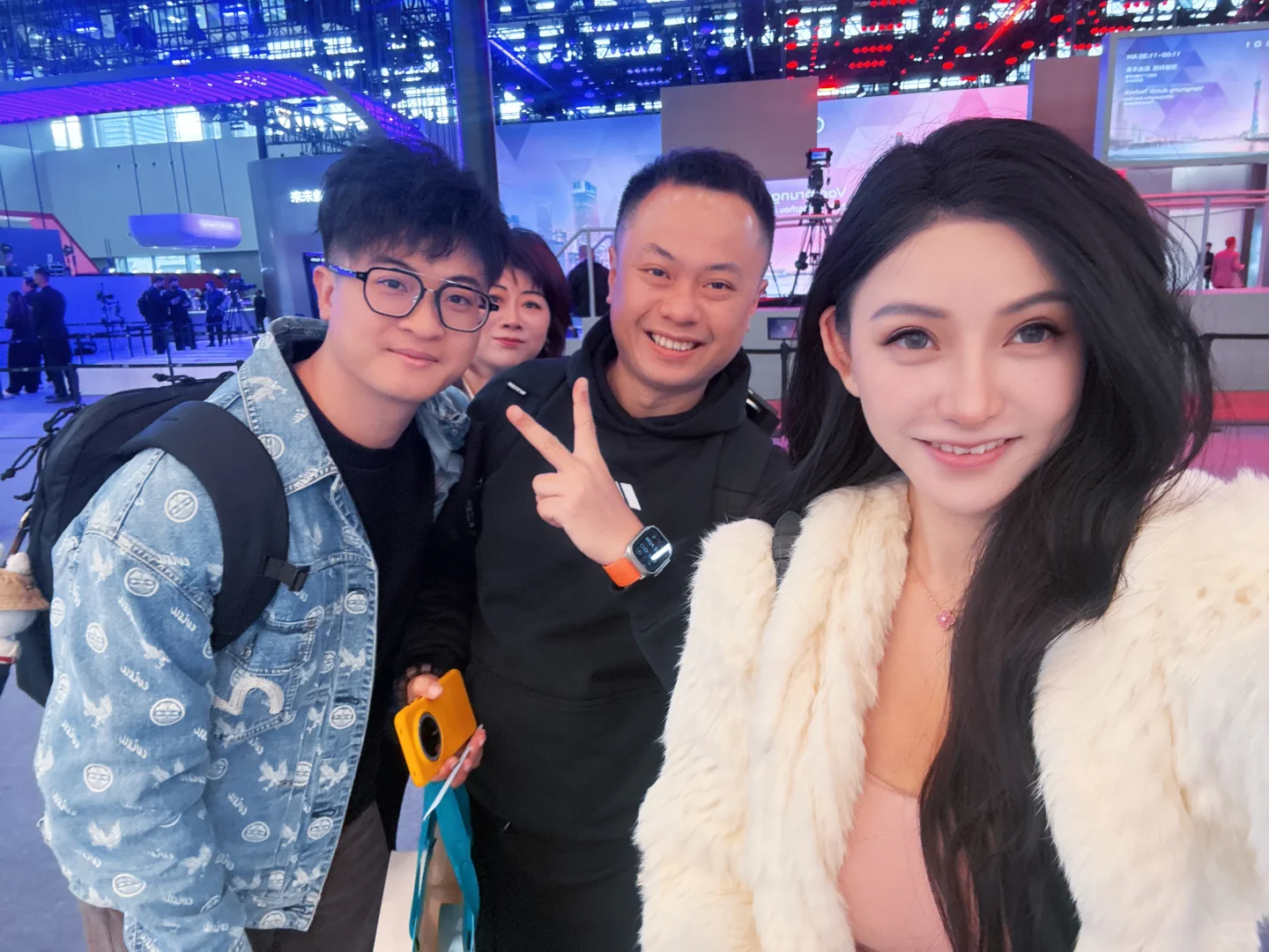 展会太好玩了，古天乐也太帅了！