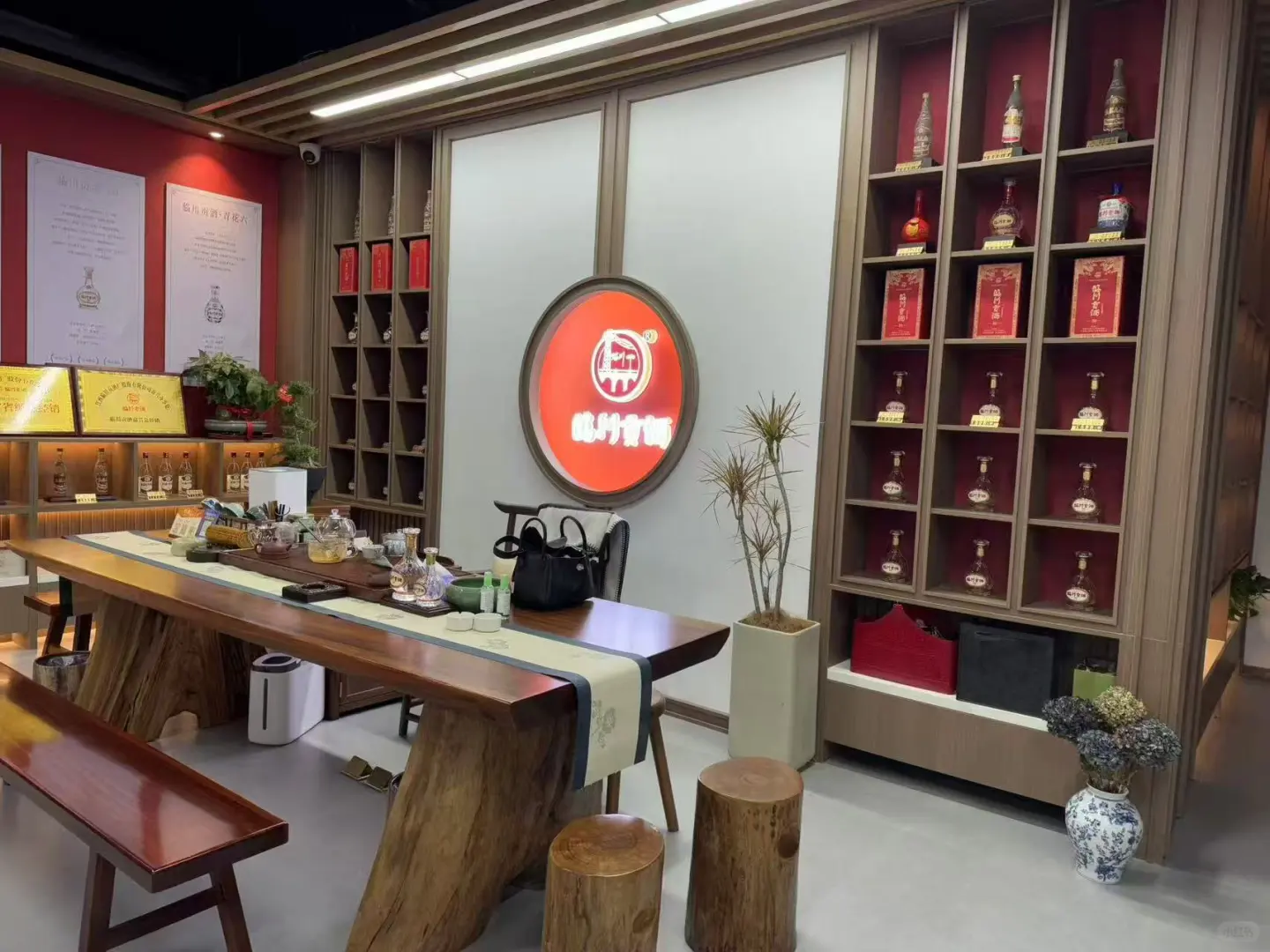 浙江嘉兴招聘 ，底薪5千 ，10点上班