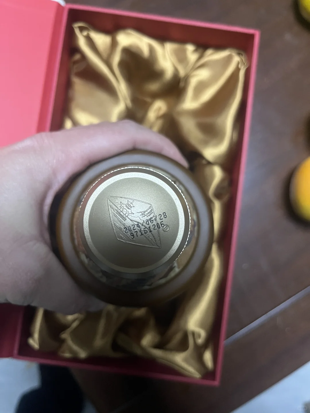 缺钱，转让2瓶钓鱼台酒，想喝的联系，价格便宜