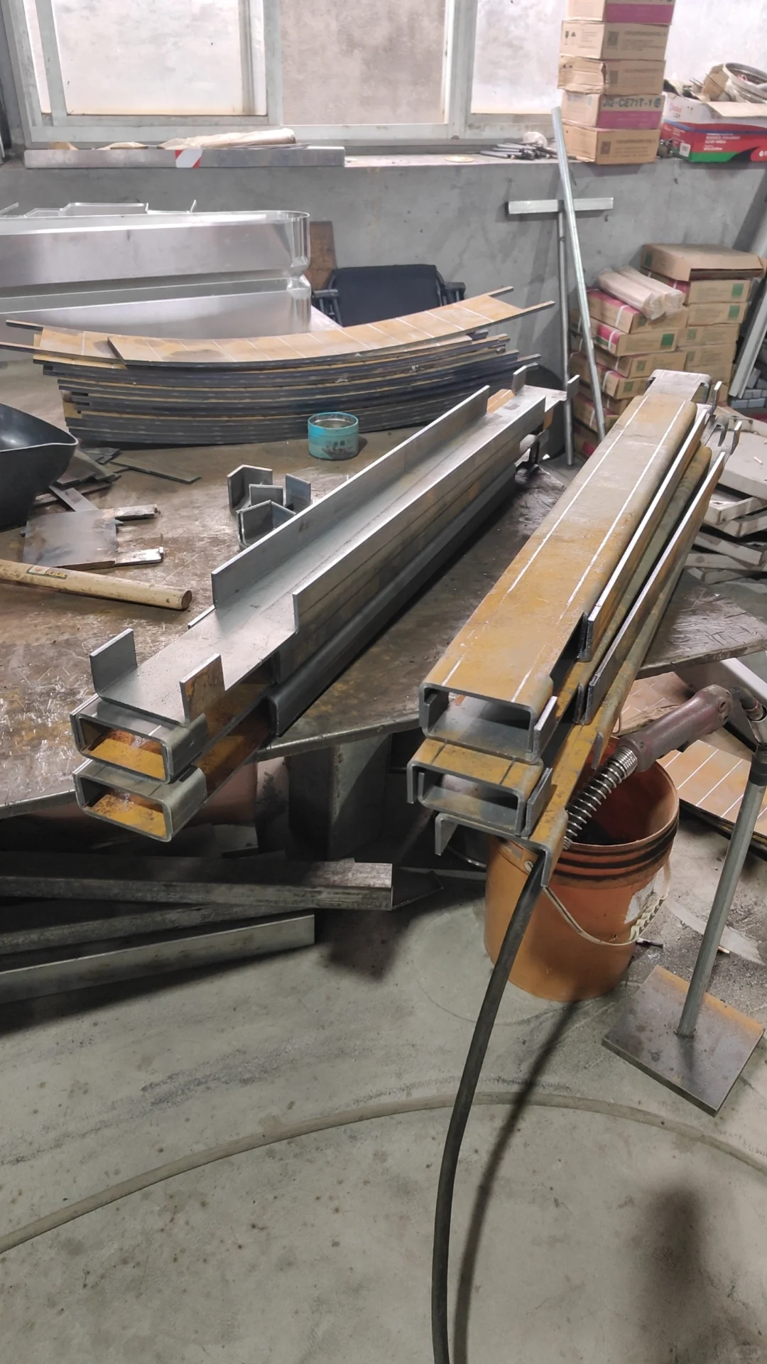 与钢铁金属打交道的一天天