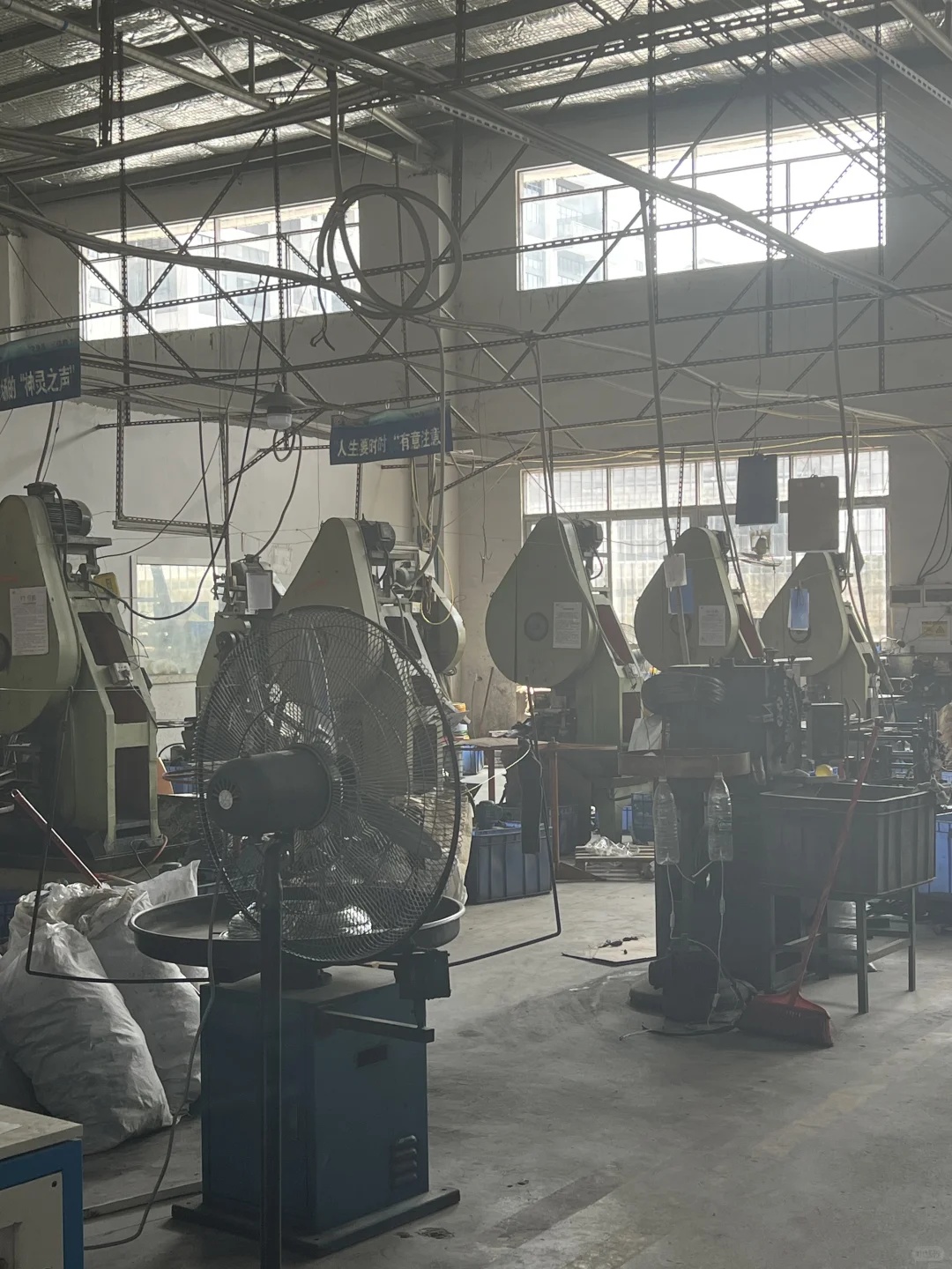 做五金这个行业很脏,但是真的很赚钱