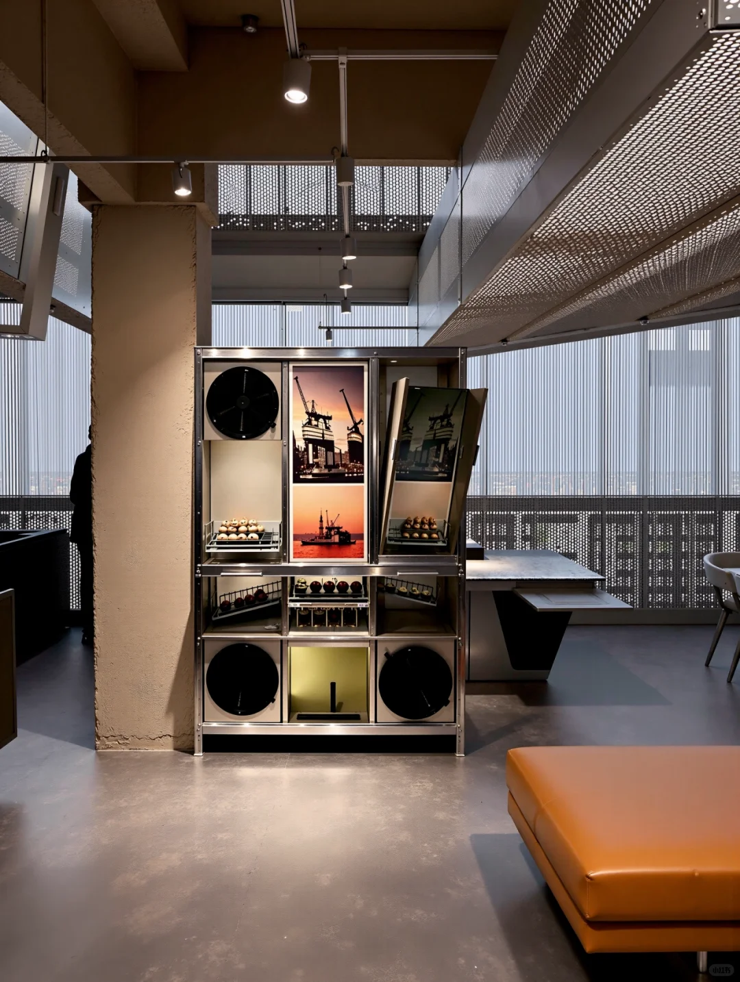 ?在“赛博机械艺术馆”打工是种什么体验