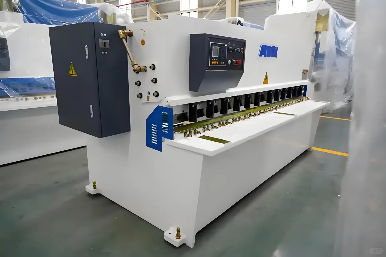 钣金厂求购几台剪板机，折弯机