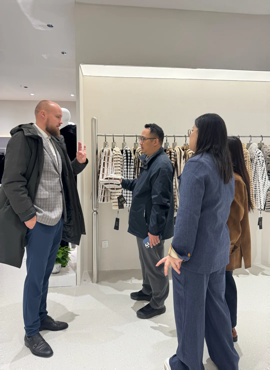 聖梵雅招远皮革城源头工厂