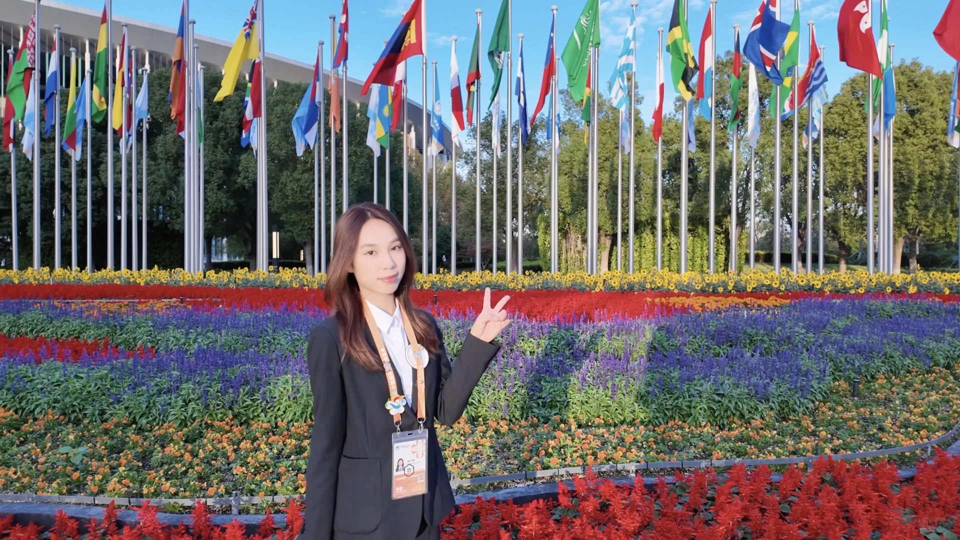 06女大带薪?勇闯进博会｜我的青春五百一天