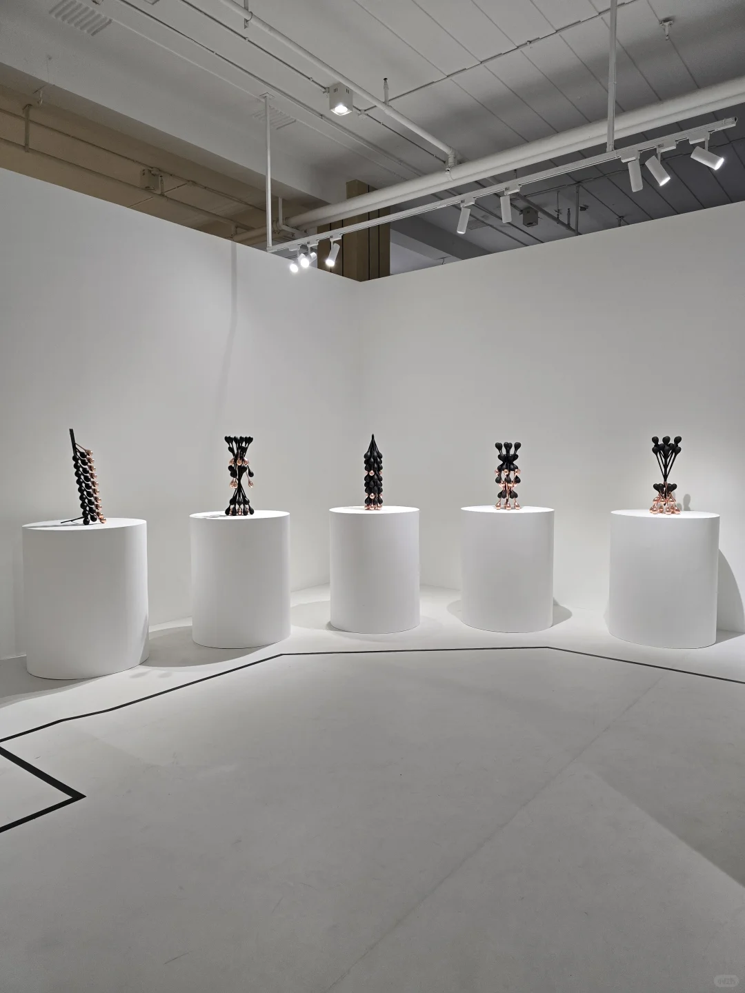 魔都新展|闯入未来感金属花园!