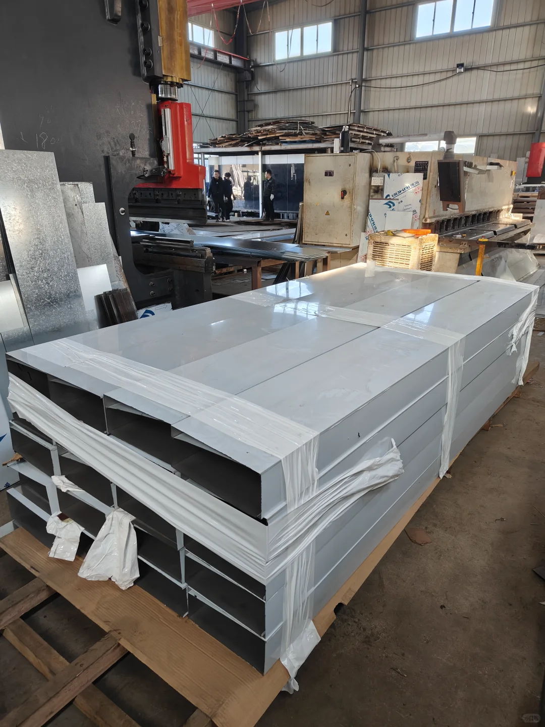 与钢铁金属打交道的一天天