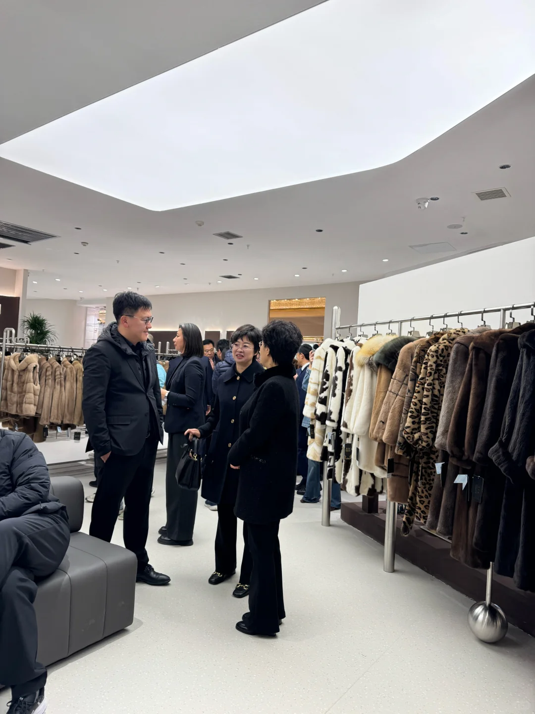 聖梵雅招远皮革城源头工厂