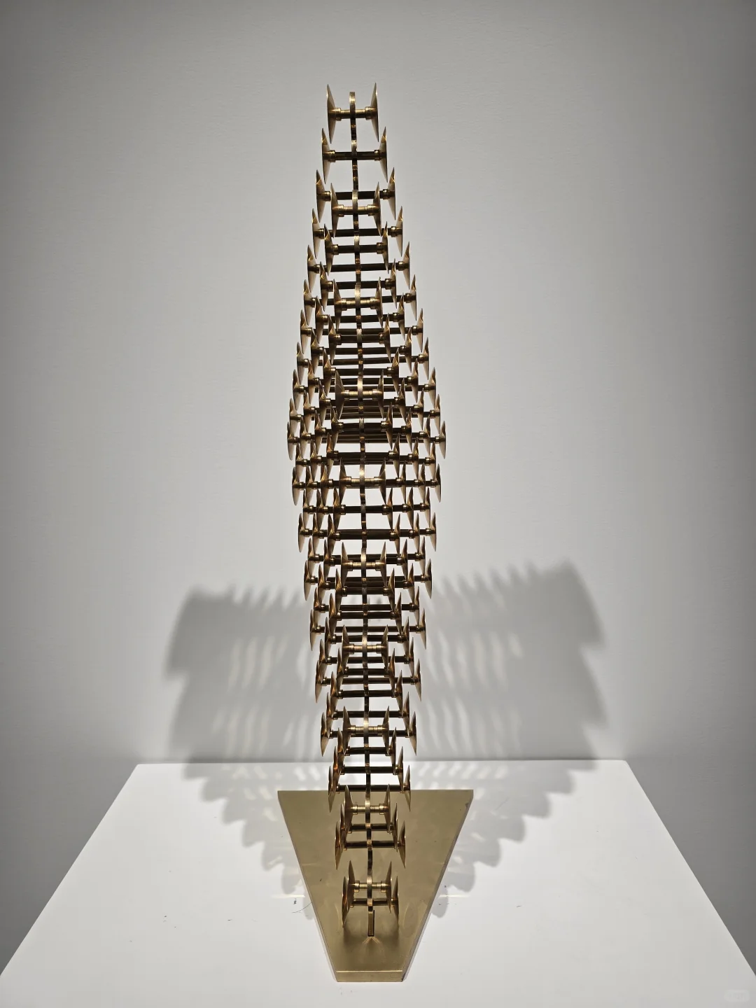 魔都新展|闯入未来感金属花园!