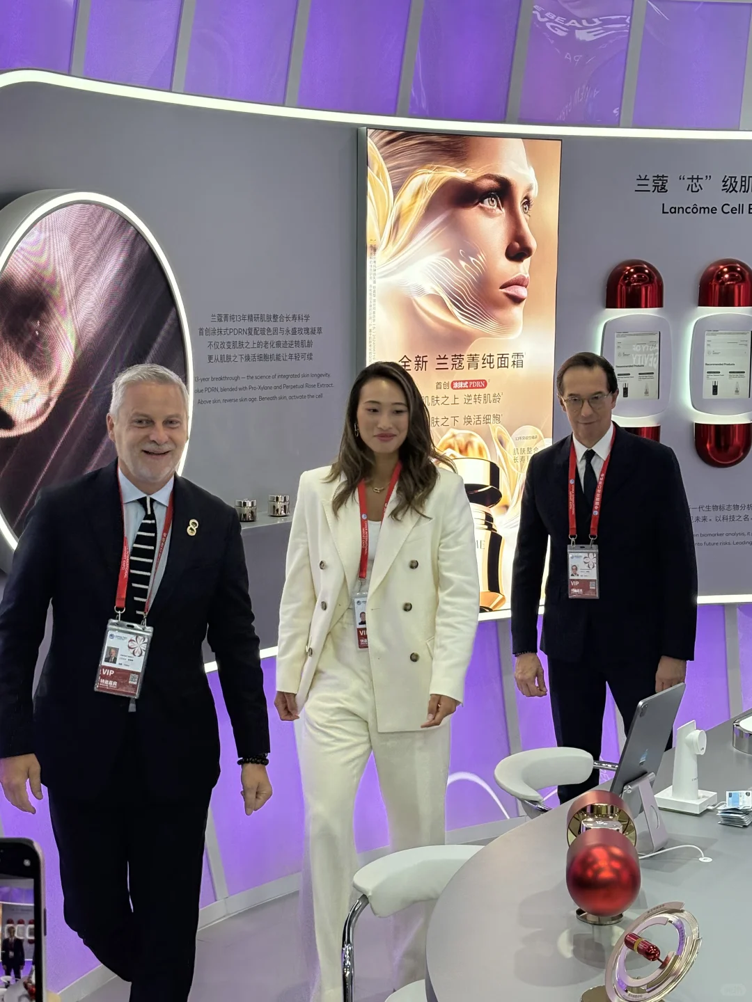 外企plog｜进博会郑钦文就这么朝我走来了?