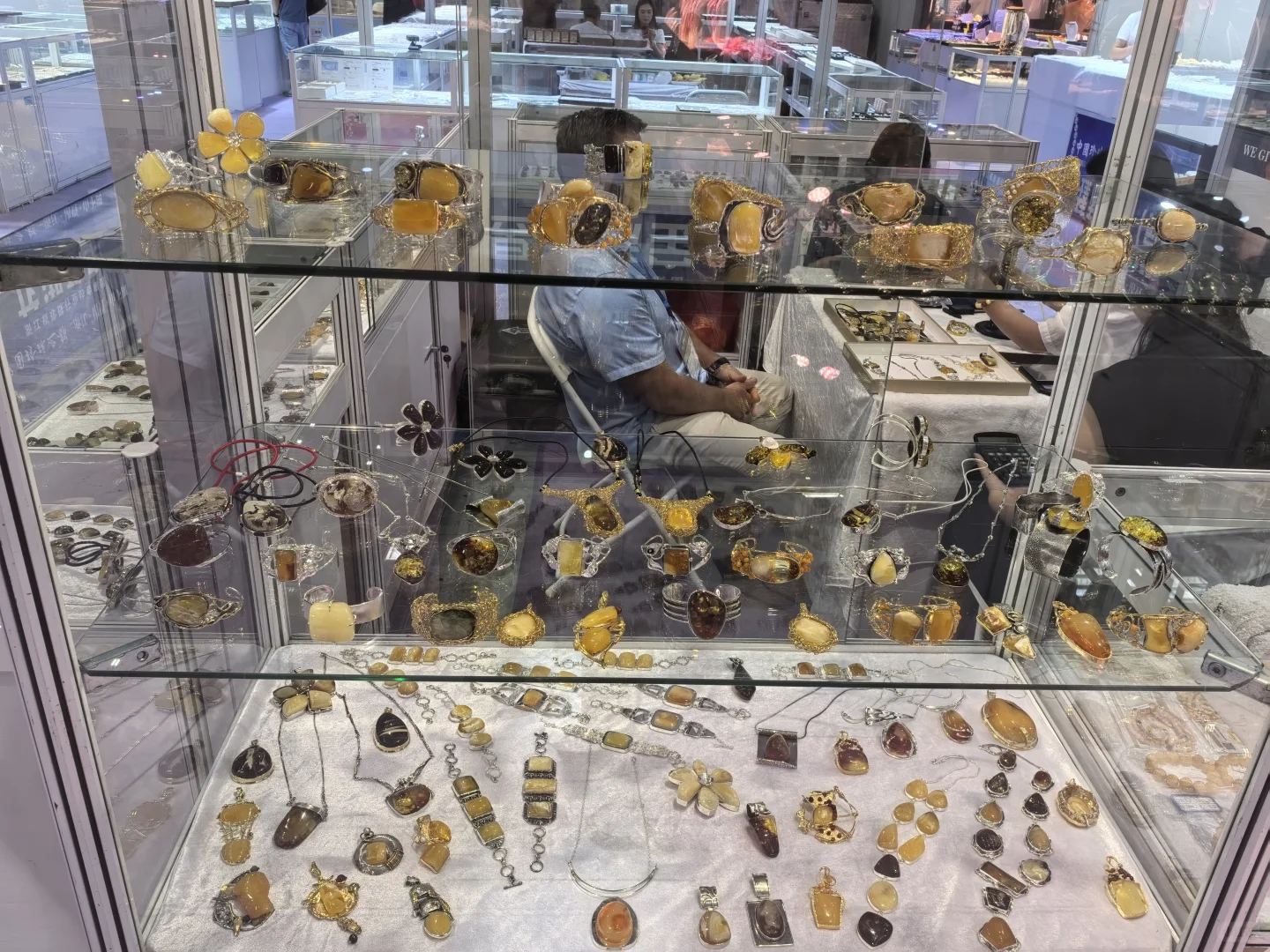 PASCALE深圳国际珠宝场专场特惠，现场砍价