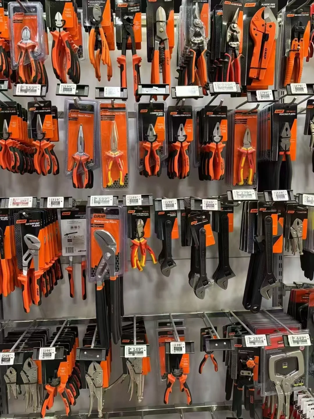 builders-南‮最非‬大五金建‮连材‬锁商超～