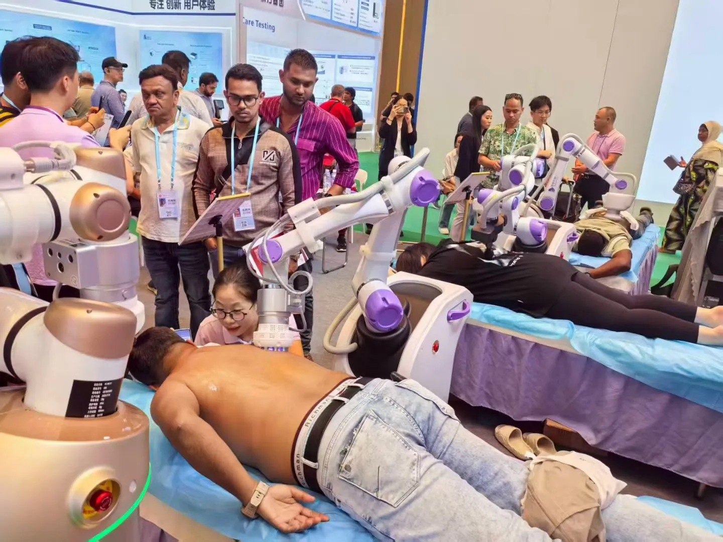 机器人走进人的生活