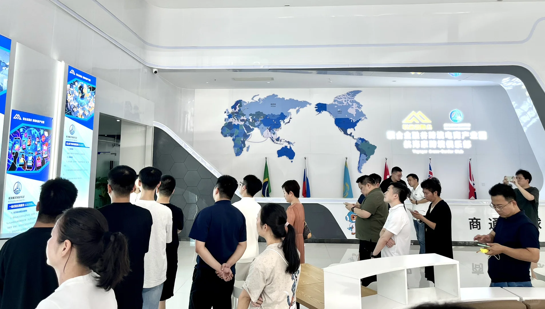 到底是谁在说东莞没有跨境学习氛围的！