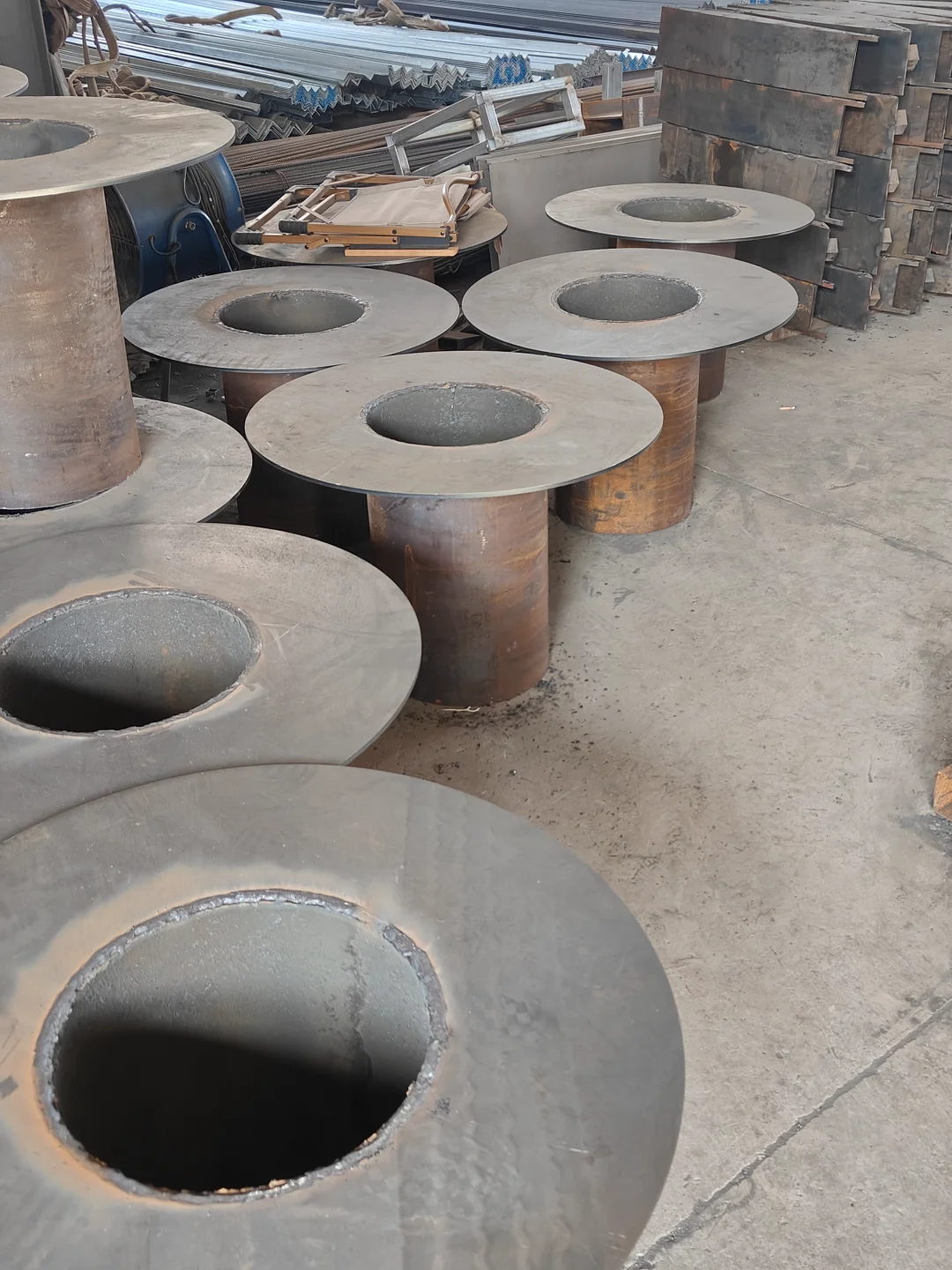 与钢铁金属打交道的一天天