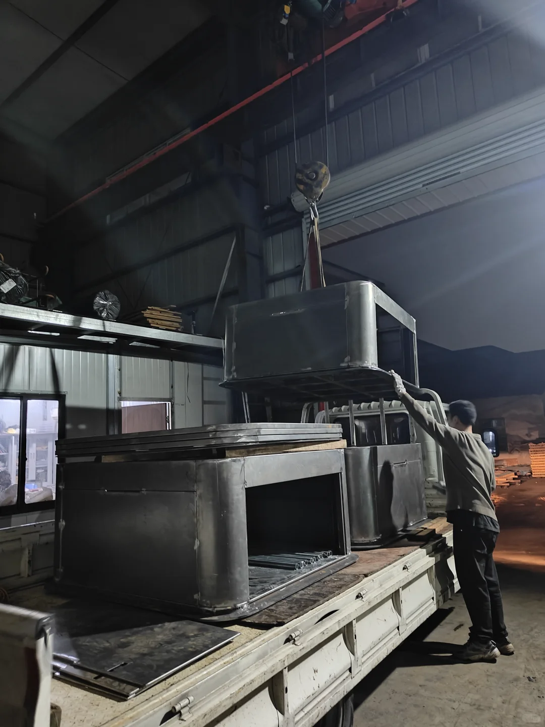 与钢铁金属打交道的一天天