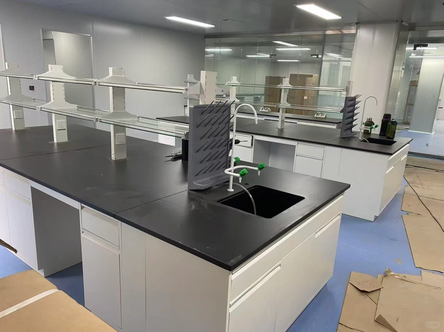 有没有老板们需要采购实验室家具