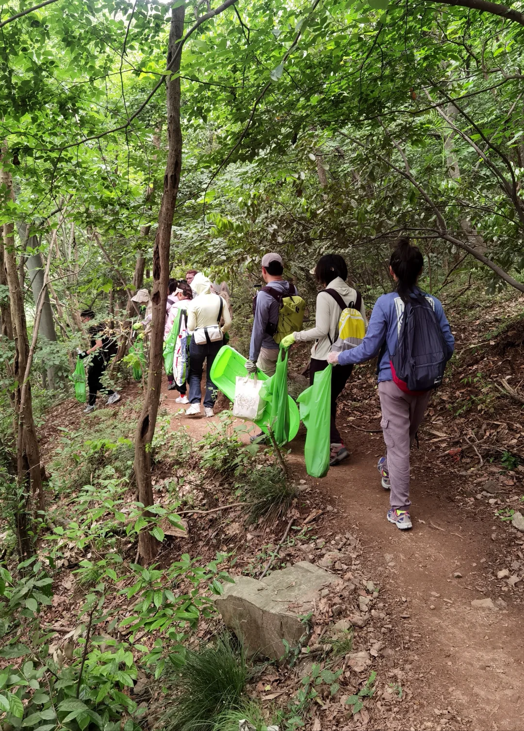 捡垃圾正规军的装备