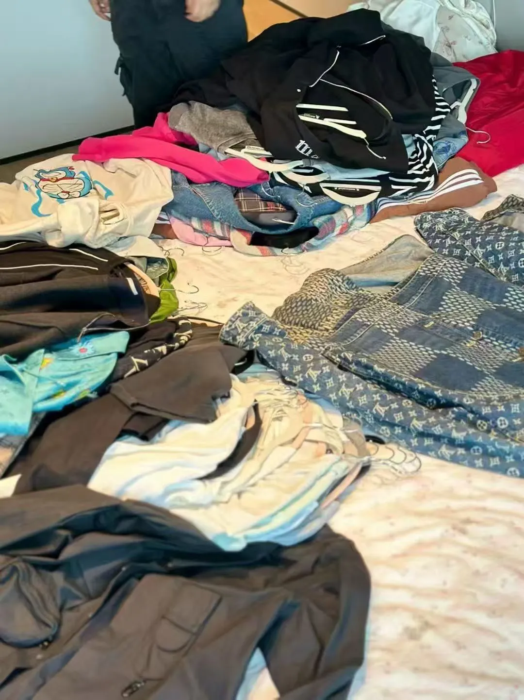 穿过的奢侈品鞋服居然还能回收的这么高❓