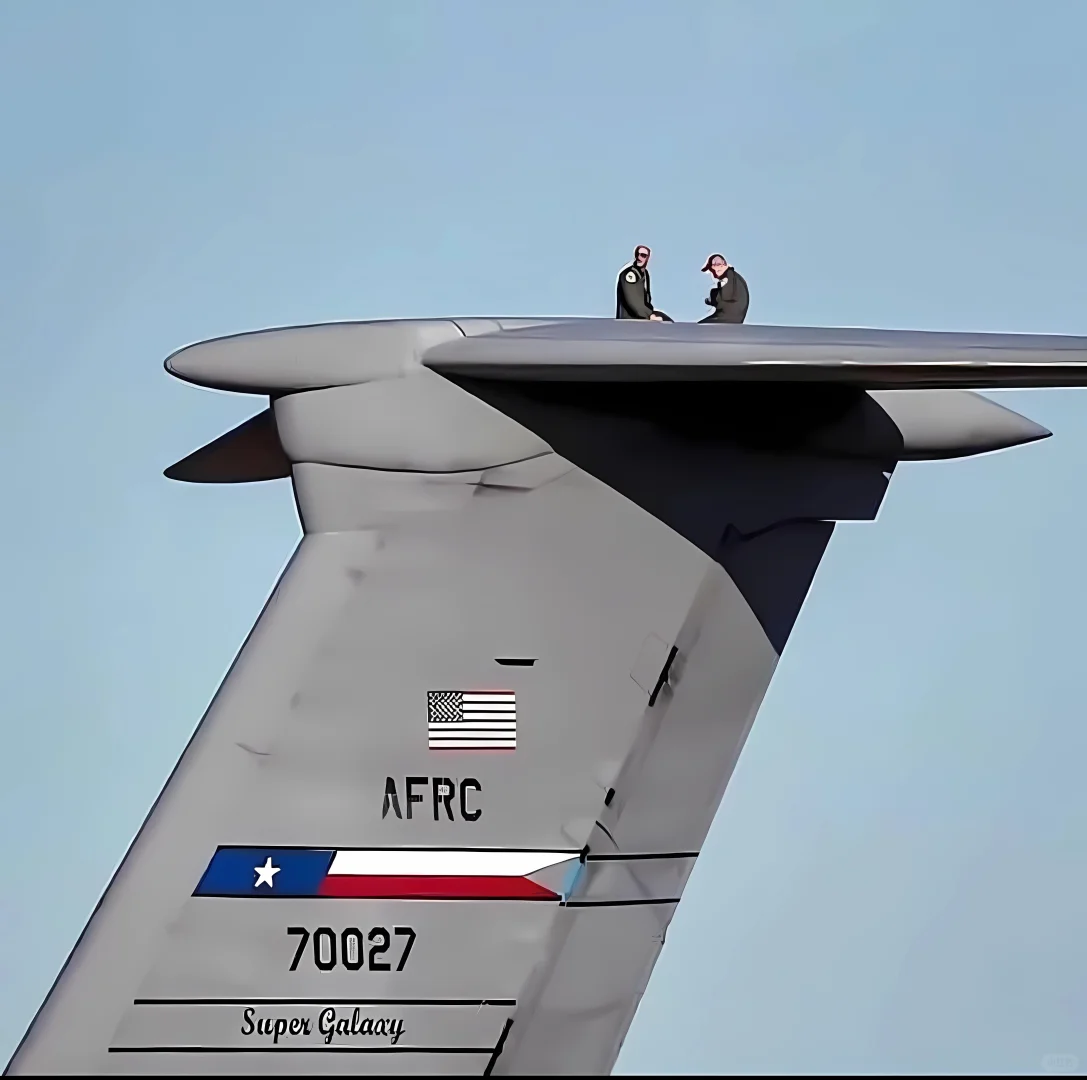 尾翼下的人类缩影，美弟的巨无霸运输机！