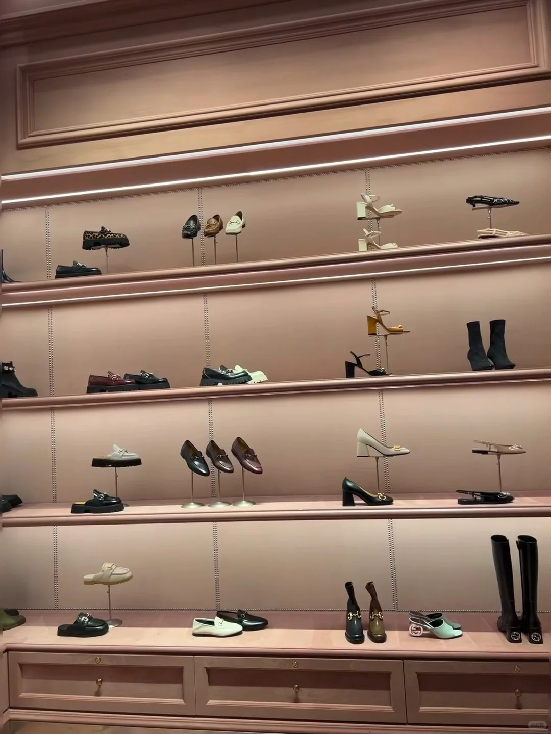 Gucci年末这都跌疯了！?