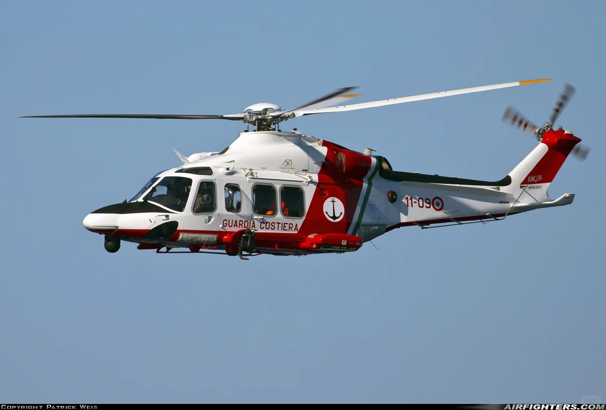 双发中型直升机:AW139?