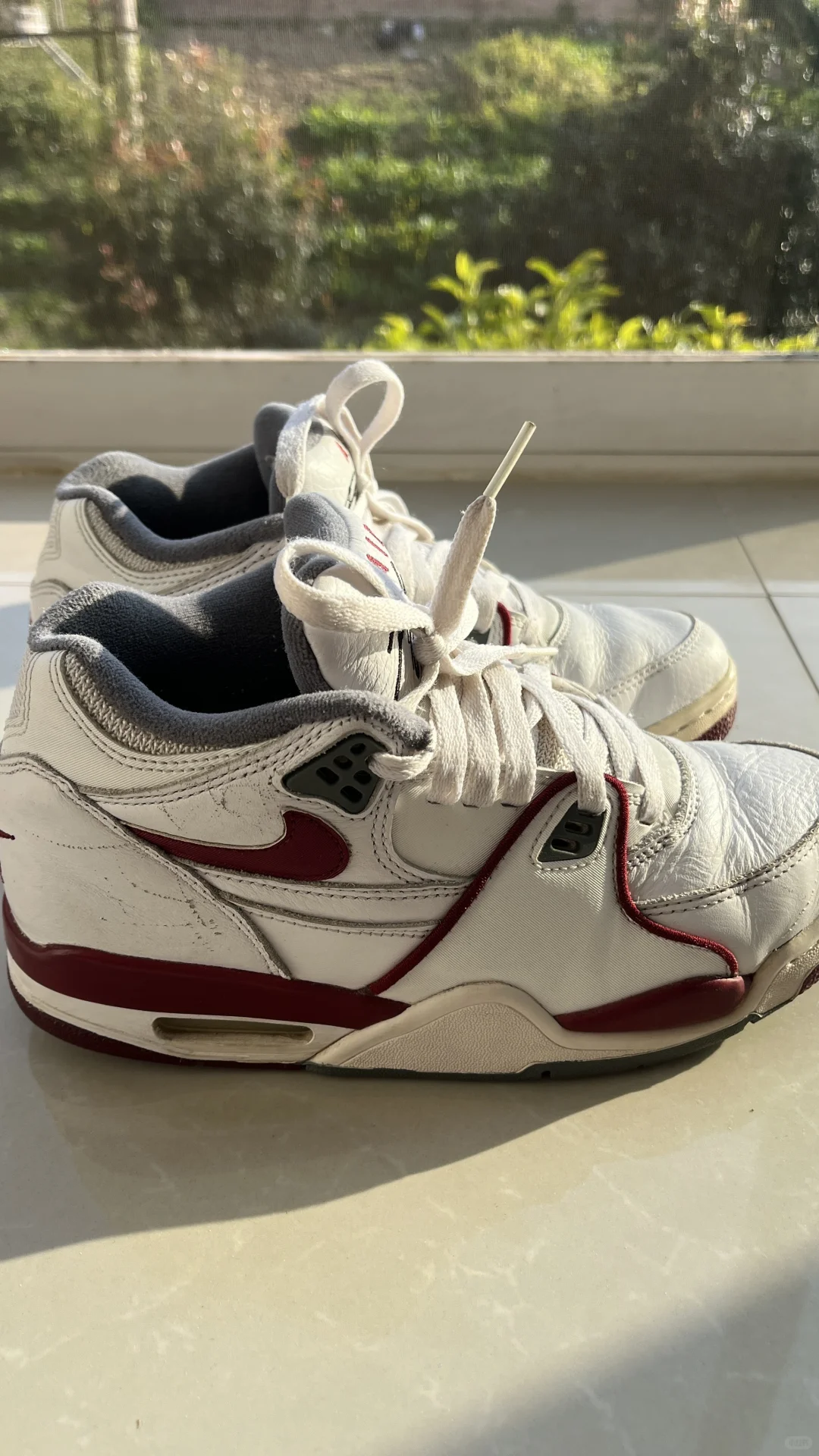 出闲置鞋子 实在是放在家里落灰 有轻微磨损