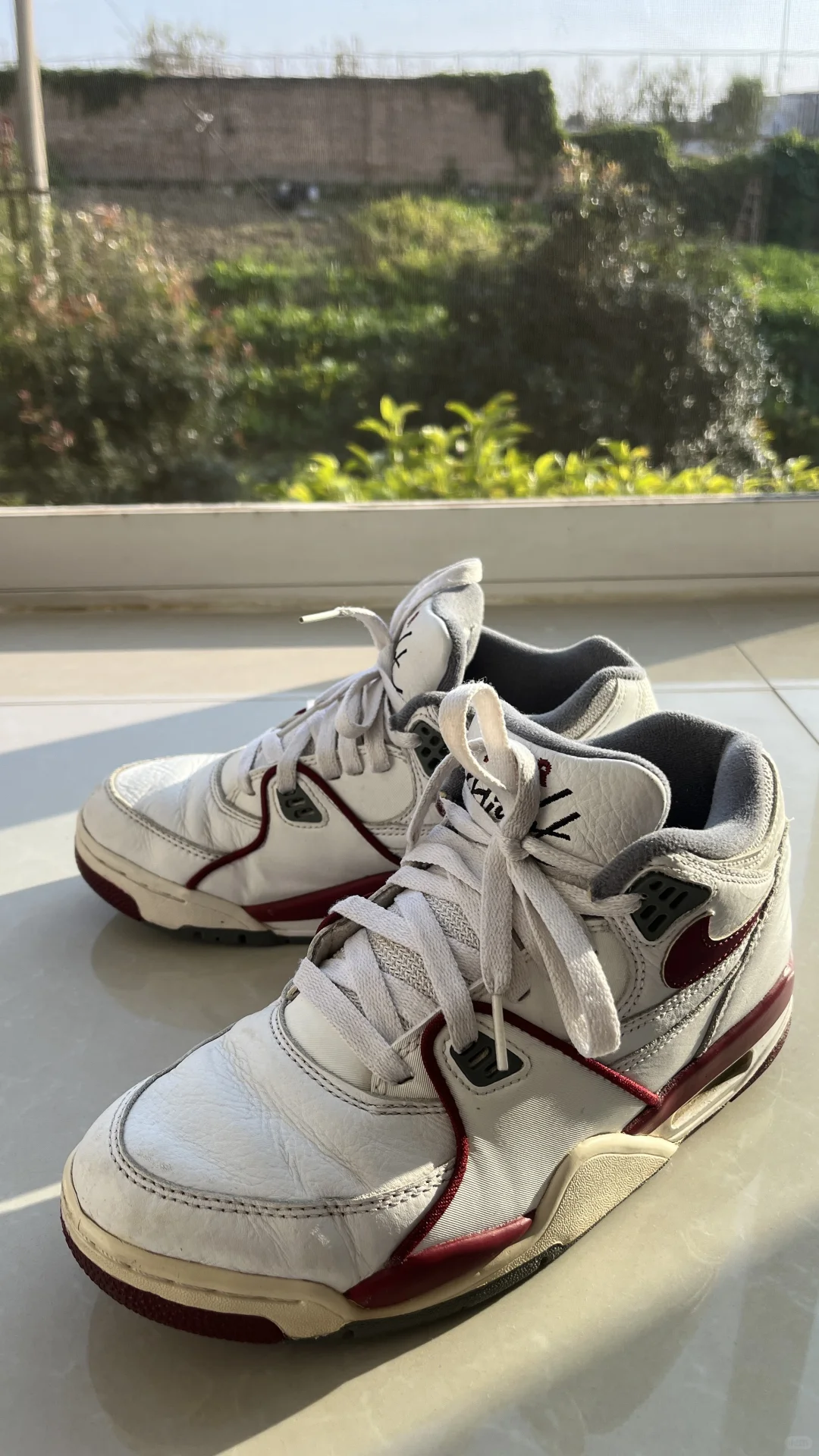 出闲置鞋子 实在是放在家里落灰 有轻微磨损