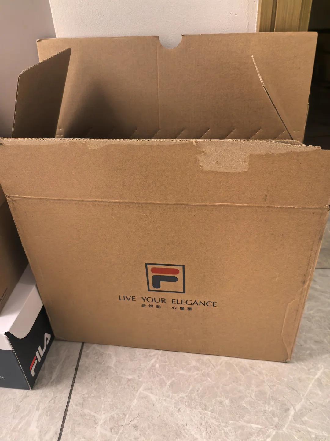 出斐乐蕨草白中白-亮灰37.5-350