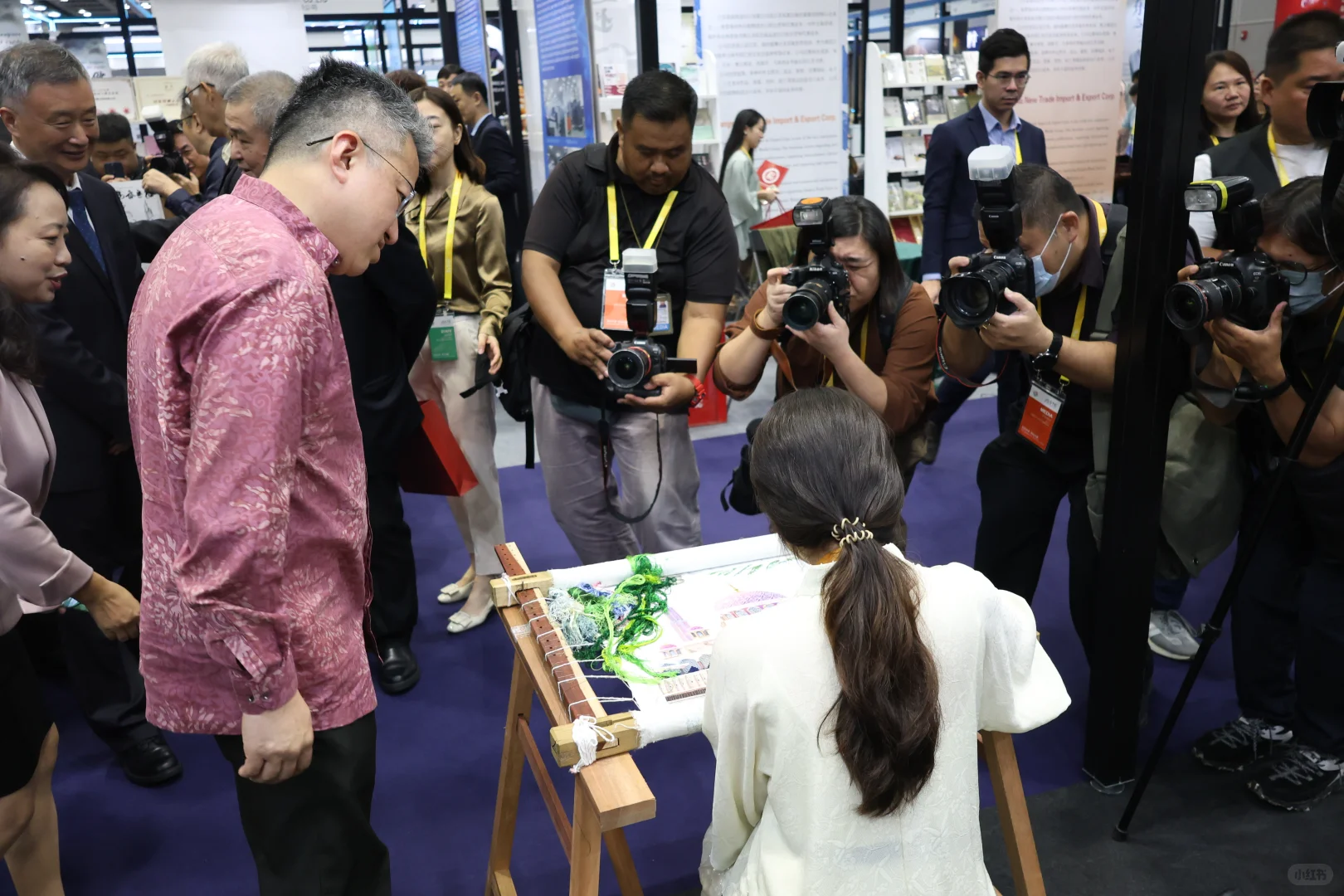 谁说刺绣没有国际范？中国非遗走向世界！