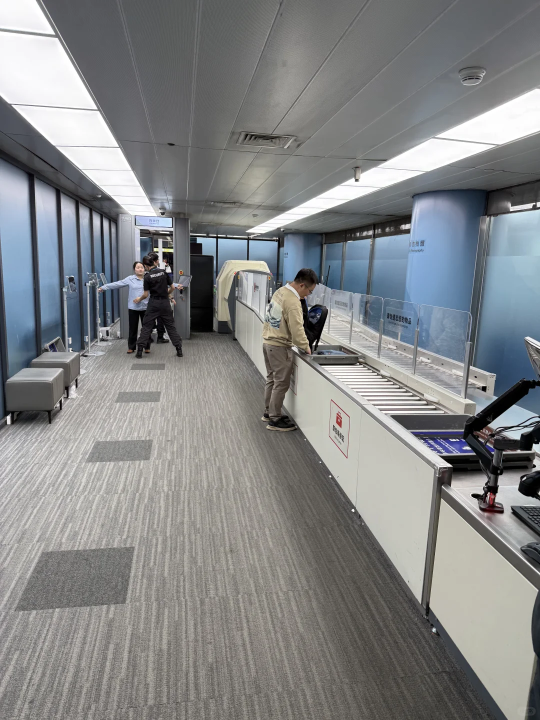 首都T2易安检通道上新设备了