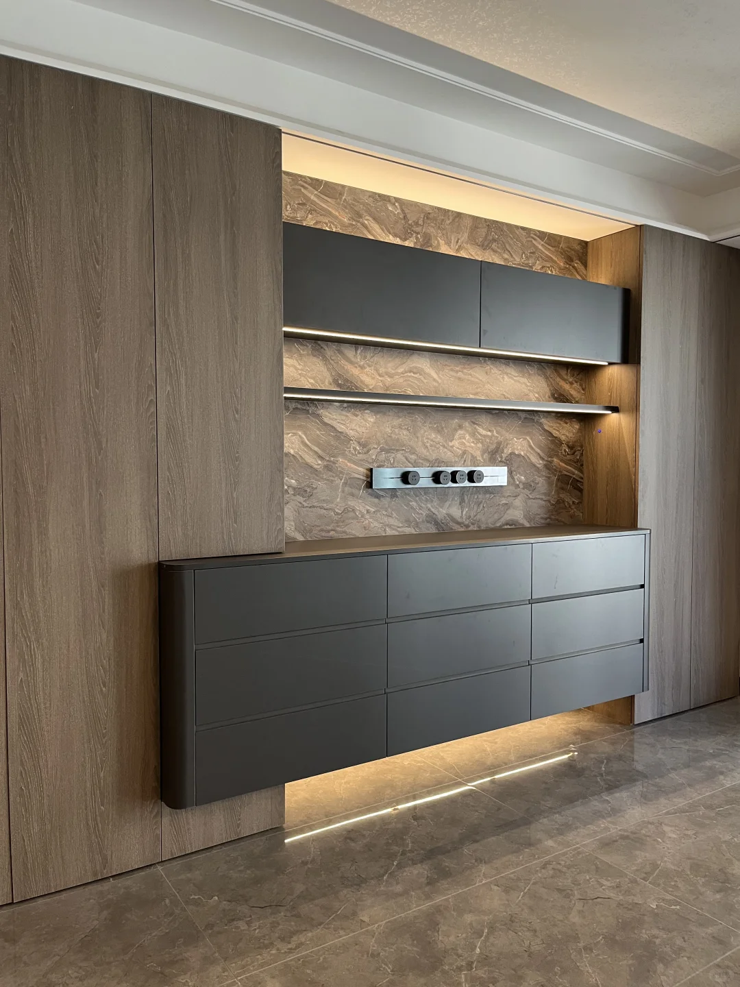 又又又一家完工！这一家意式餐边柜终于落地