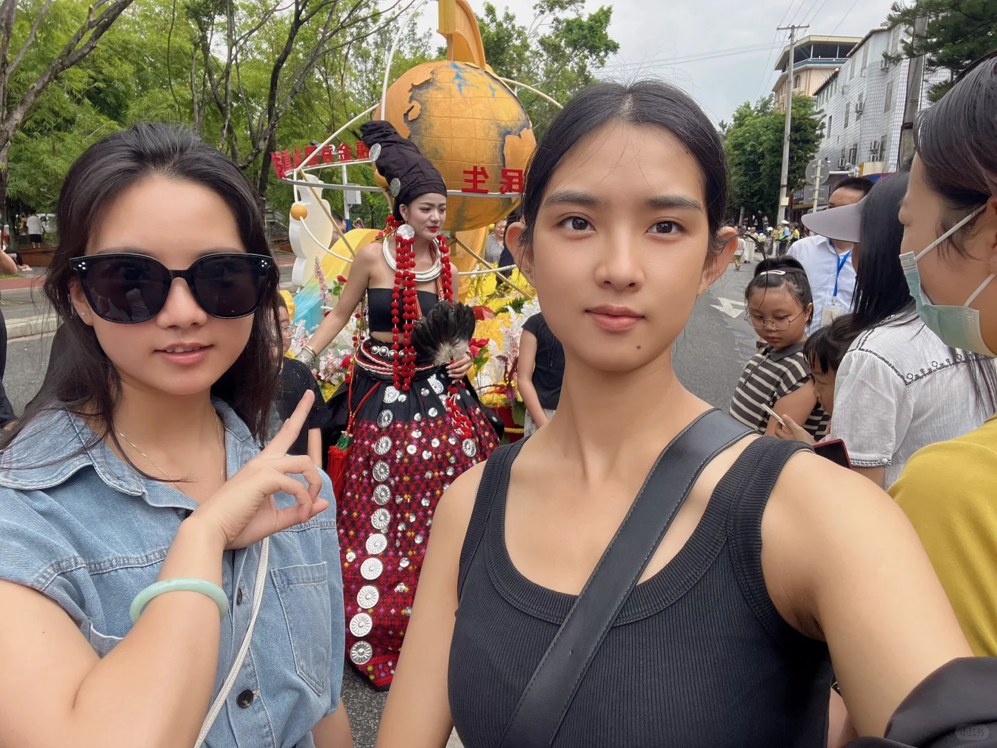 瑞丽?去边境线上感受国际节日：胞波节