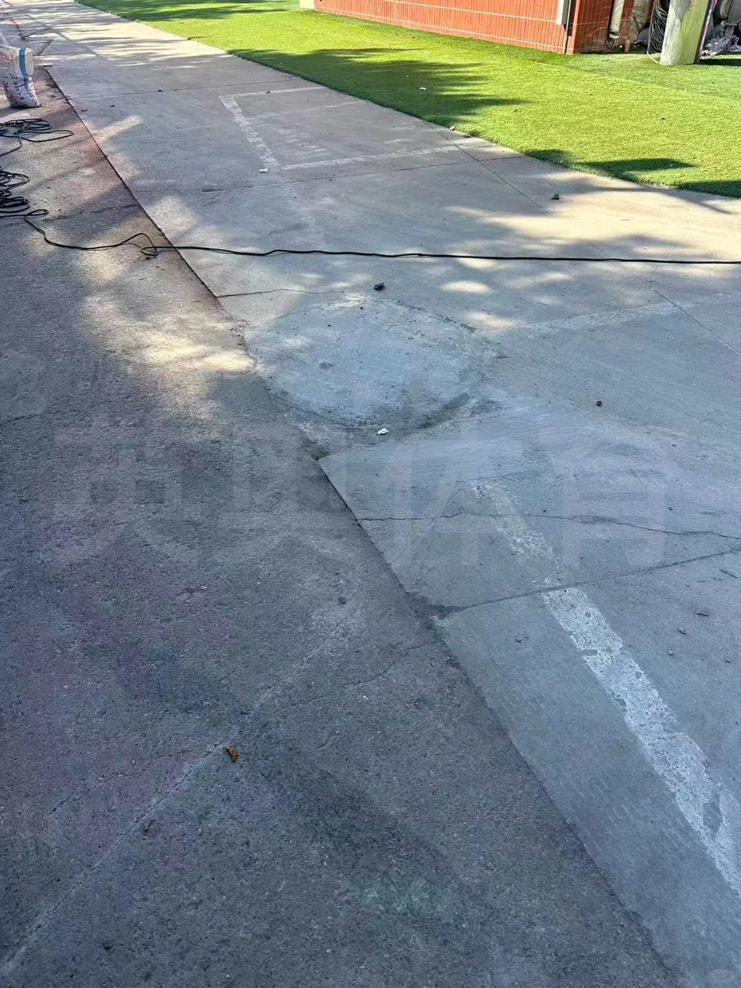 塑胶跑道旧基础修复