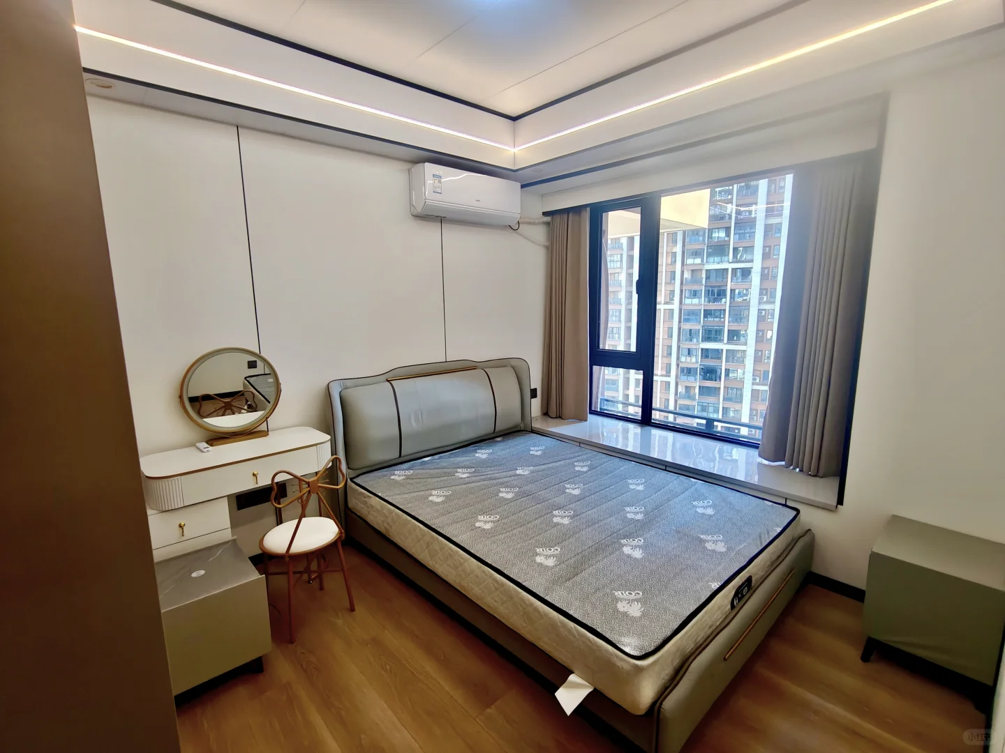 星汇花园封窗去年3500今年2400！！价格可聊