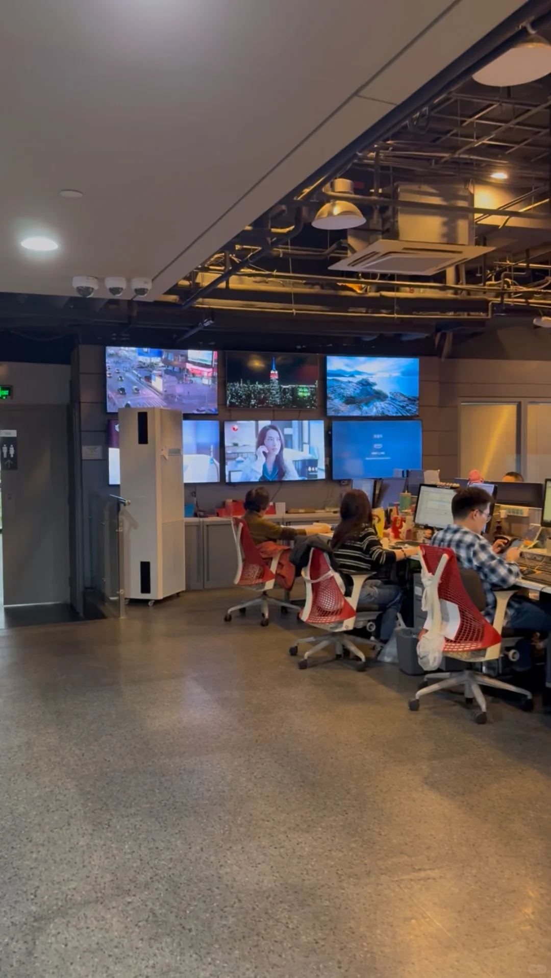 研1勇闯SMG国际传播中心！被广电人狠狠震撼