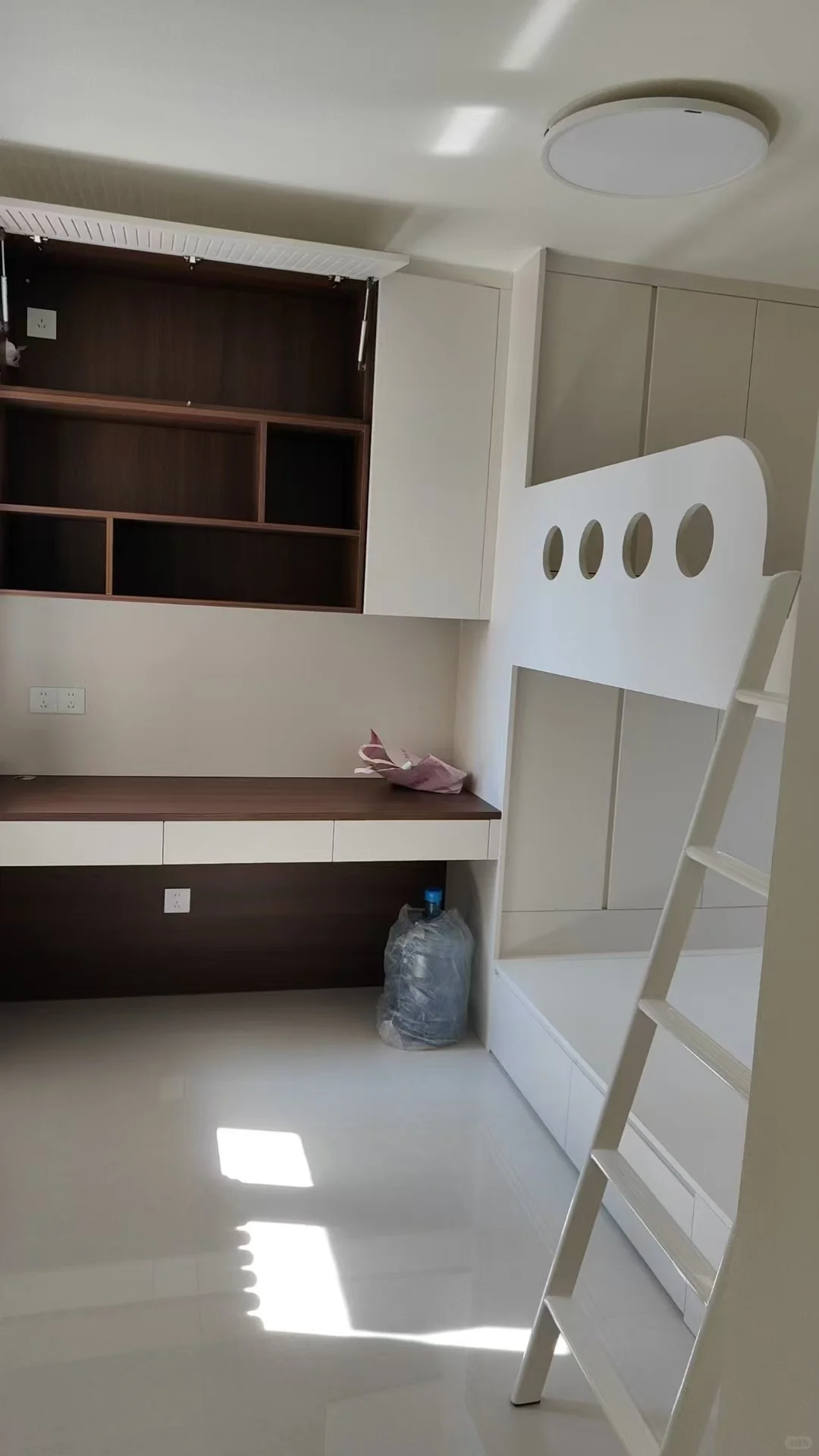 160元擦玻璃太干净了吧