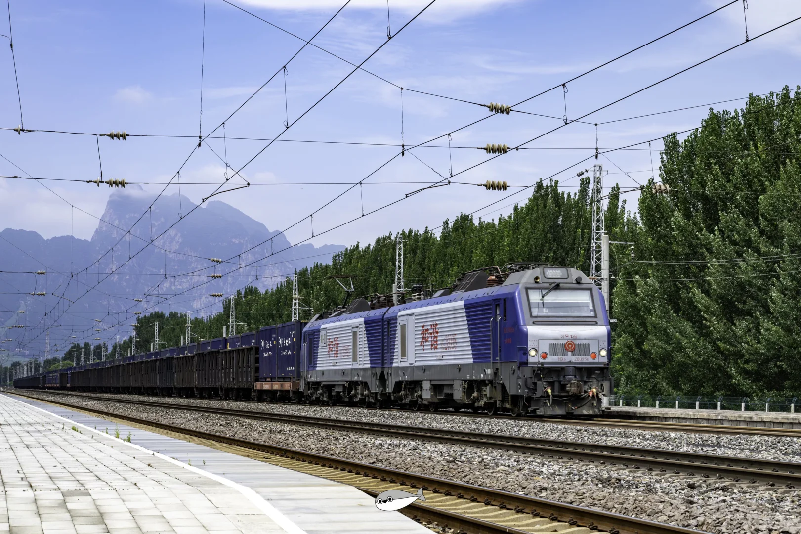 大秦线上的万吨巨龙 长长长长长长长～～～～