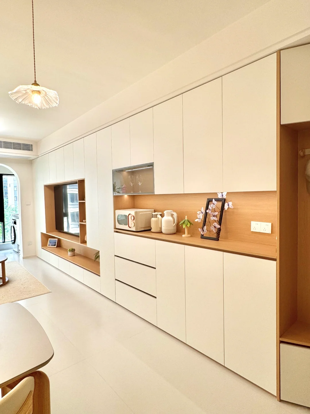 被疯狂抄作业的满墙柜子，?1.2W 值不值呢